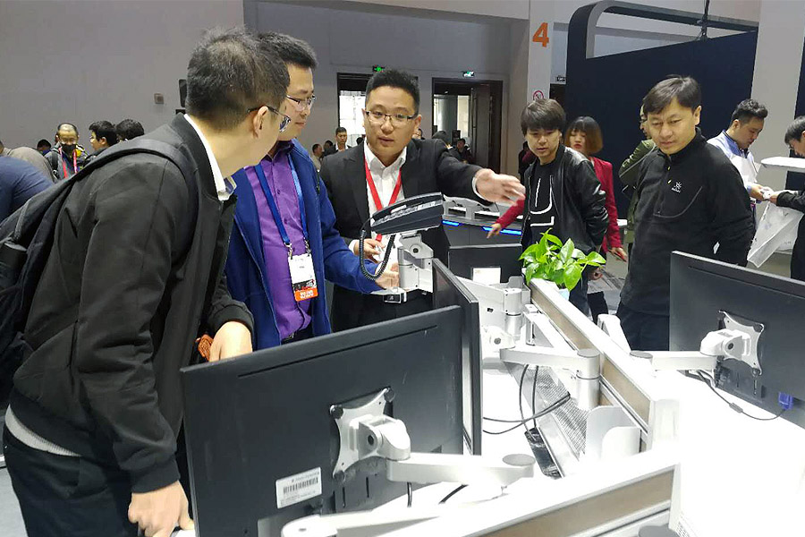 InfoComm 2018展，體驗(yàn)飛馬尖端控制臺(tái)